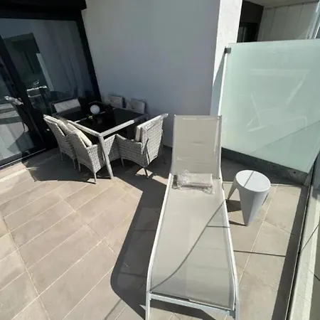 Atico Duplex A Estrenar 